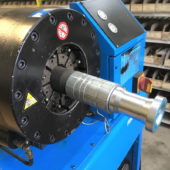Sertisseuse hydraulique